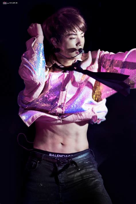 Jin Accidentally Flashed His Abs At Bts S Fukuoka Concert