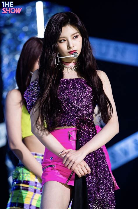 The Show Dun Dun Everglow Yiren Stage Outfits 2160 Hot Sex Picture