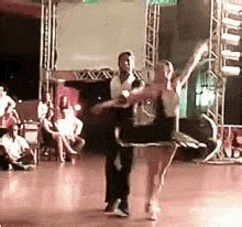 Dancing Twirl Skirt Gif Dancing Twirl Skirt Spinning Discover