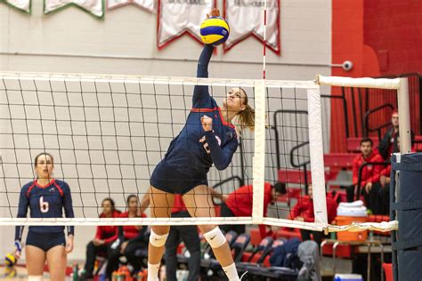 Laura Condotta Receives National Honours At U Sports Volleyball