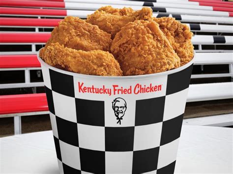 Maybe you would like to learn more about one of these? What fast food looks like in real life compared to photos ...