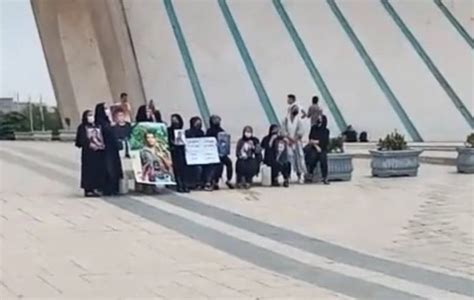 شماری از مادران عزادار پس از تجمع میدان آزادی بازداشت شدند Bbc