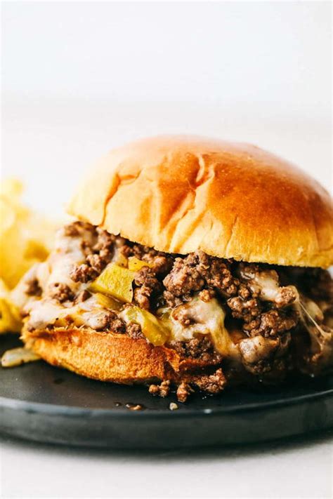If you are in a dinner rut, this is the perfect recipe to get you out. Easy Philly Cheese Steak Sloppy Joes | RecipeLion.com