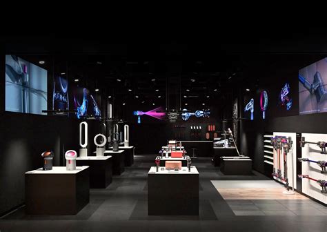Engineered to curl, wave, smooth and dry hair. Dyson Demo Stores
