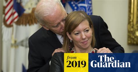 Joe Biden Ex Defense Secretarys Wife Says Viral Photo Used
