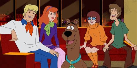 first look at scooby doo s new show features batman kenan thompson steve urkel and more