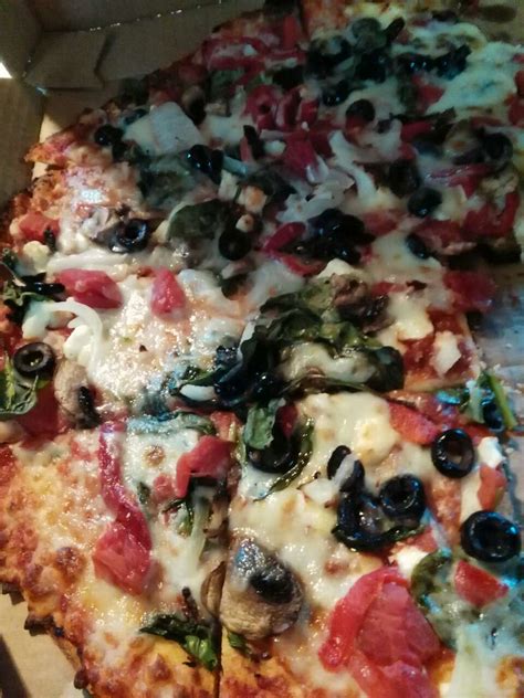Yummy Dominos Large Thin Crust Pacific Vegetable Pizza 18 Of Pizza
