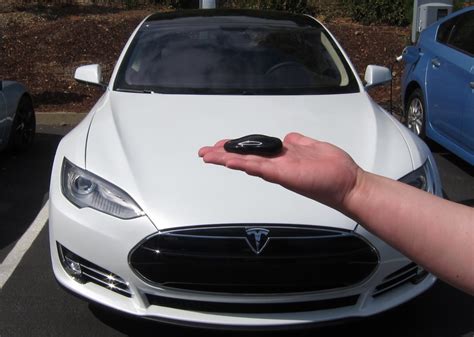 Tesla Model S Key Fob And Keychain