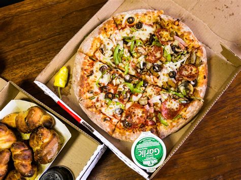 Papa John's Supreme Pizza Toppings - Papa john's pan pizza features a