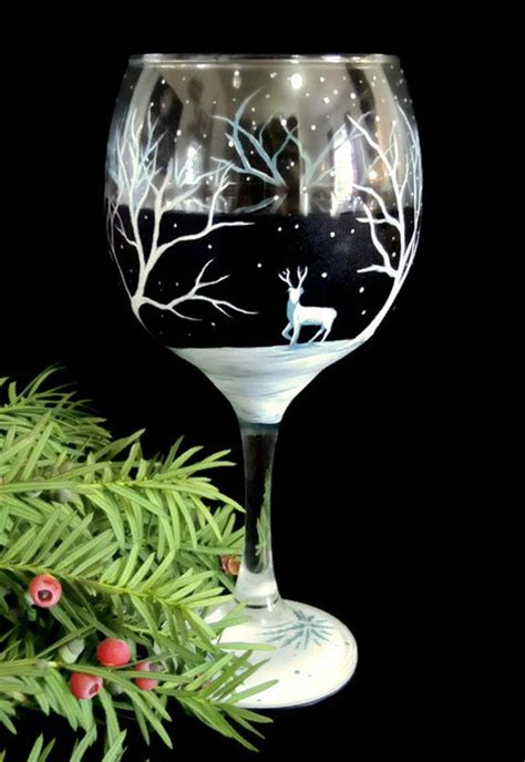 Winter Wine Glass Hand Painted White Reindeer Snow Capped Pine Etsy Copas De Vino De Navidad