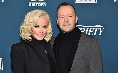 Actor robert wahlberg another wahlberg sibling who is enjoying a good marriage life with wife; Married Twice Donnie Wahlberg Wife & Relationship History ...