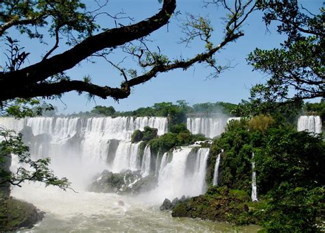 visiting the iguazu falls in brazil and argentina
