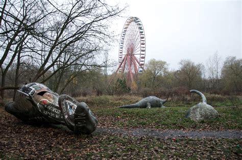 Eerie Images Of Americas Abandoned Amusement Parks Will