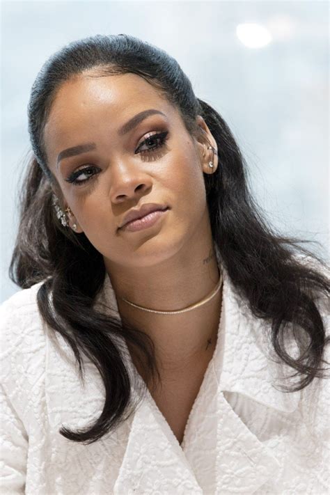 British Vogue On Twitter Rihanna Hairstyles Rihanna Rihanna Makeup