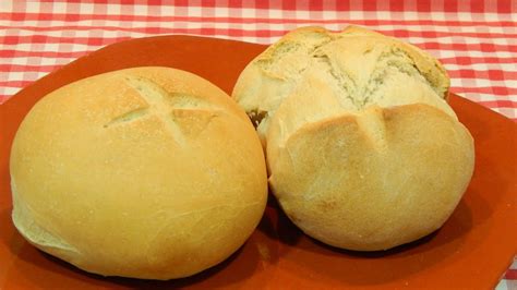 La receta de pan que os presento hoy es un ejemplo de cómo hacer para conseguir un el nivel deseable de sal en masas de pan va desde 1,75% a 2,25%. Cómo hacer pan casero de forma fácil - YouTube