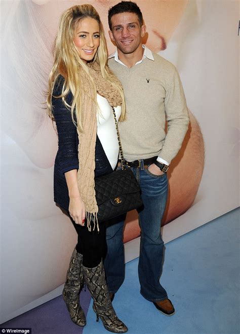 Alex Reid Offers To Pay For Ex Chantelle Houghton To Get Lipo Daily