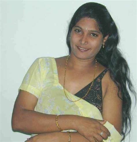 Chennai Tamil Hot House Wife Aunty Anitha Removing Saree Hot Pictures