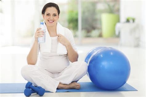 How To Get Baby To Kick Third Trimester Of Pregnancy Livestrong