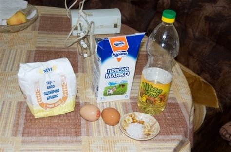 An easy pancake batter recipe with tips on how to make the best pancakes every time with sweet or savoury toppings. How to make Pancakes « Kirichkov.com