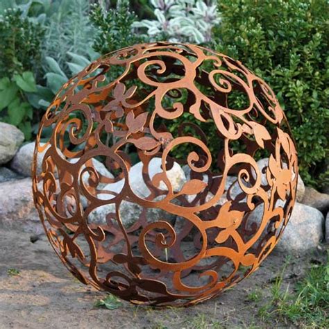 Rost kugel 30 cm blechstreifen deko dekoration edelrost garten eisen metall stabile verarbeitung kein billig import. Gartendeko aus Rost - coole Beispiele! - Archzine.net