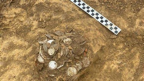 three amateur metal detectorists discovered 1000 year old viking treasure