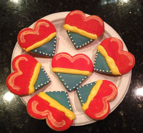 So what did i discover that changed my thinking? My take on Wonder Woman cookies: sugar cookies with royal ...
