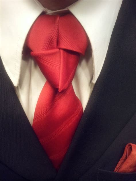 Different Tie Knots For Men To Be More Handsome