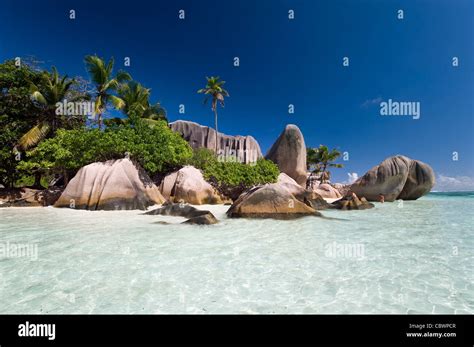 Tropical Islands Hi Res Stock Photography And Images Alamy