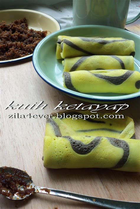 Kuih ketayap kuih dadar kuih gulung and my ex students from selancar calls them kuih hijau. kuih ketayap | Malaysian dessert, Food