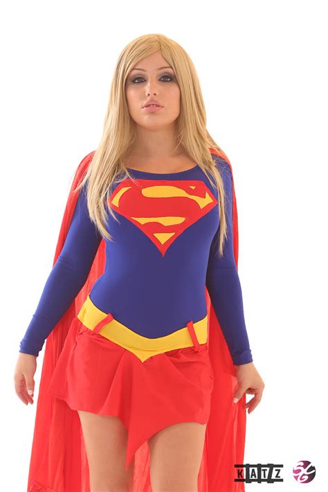 liz katz as supergirl cosplayer liz katz character super… flickr