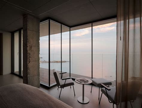Small Apartment With A Sea View By Estudio Primitivo González