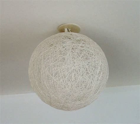 Boule papier 20cm saumon skylantern découvrez notre boule papier japonaise saumon de 20cm. Lampe de chevet boule papier - Idée de luminaire et lampe ...