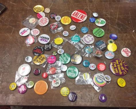 Lot Of Vintage Advertising Buttons Pins Ebay