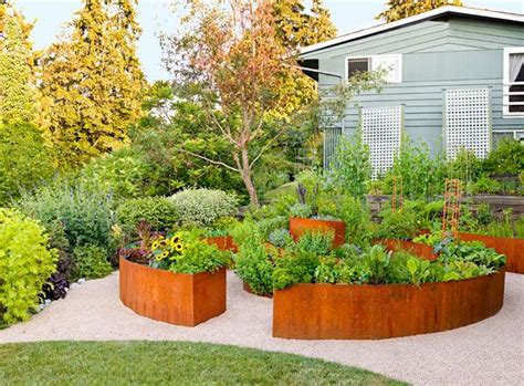 20 Curved Raised Flower Bed Ideas