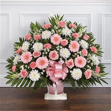 Mcnamara florist delivers freshly arranged flowers that will never arrive in a cardboard box. Flowers Delivery Near Me - Beautiful Flower Arrangements ...
