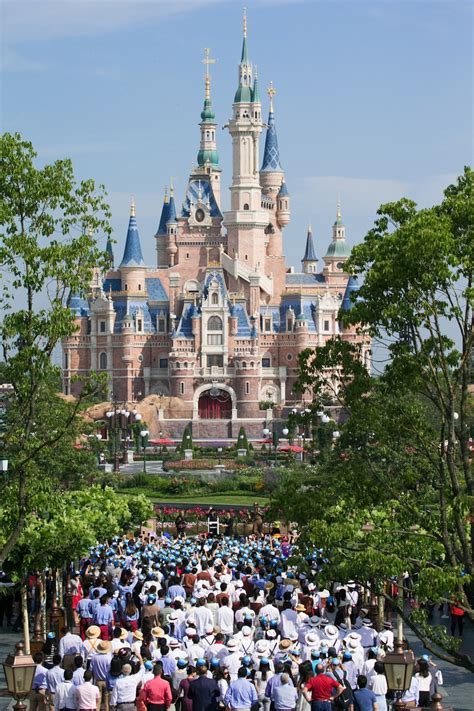 Shanghai Disneyland Open Water Personal Website Slideshow