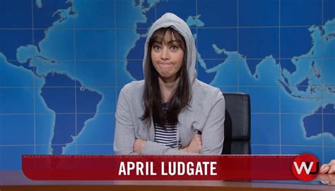 Amy Poehler Aubrey Plaza Reprise Parks And Rec Roles On Snls The Weekend Update In