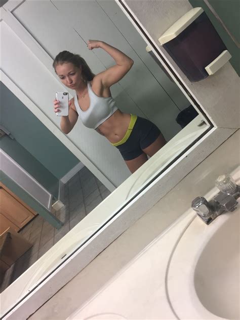 Pin By Acie Fulcher On Fitness Mirror Selfie Selfie Fitness
