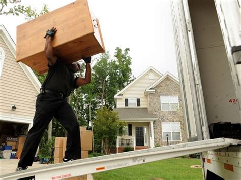 8 Reasons To Hire A Professional Mover