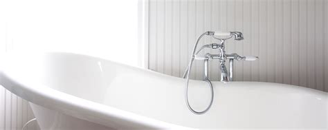 Rona carries the best bathtubs to help you with your bathroom projects: Bathroom Renovations Cambridge, Guelph | Slotegraaf