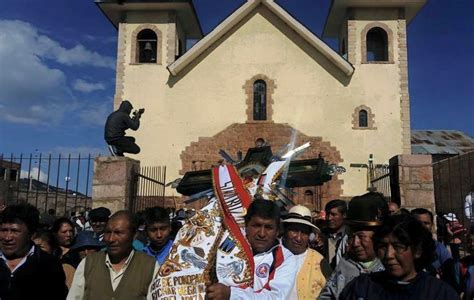 Entregan Declaración De Patrimonio A Fiesta Santísima Cruz De Huancané