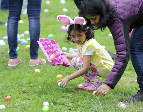 Mill River Park Hosts Annual Easter Egg Hunt