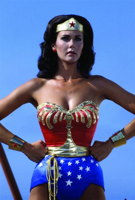 Batman V Superman Wonder Woman To Get Armoured Costume In Zack Snyder