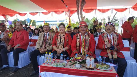Keunikan Pakaian Adat Kalimantan Barat Singkat Baju Adat Tradisional