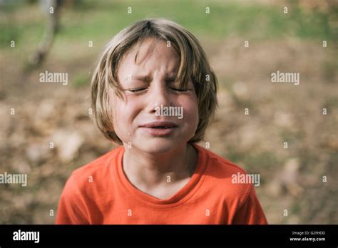 Young Crying Child Hi Res Stock Photography And Images Alamy