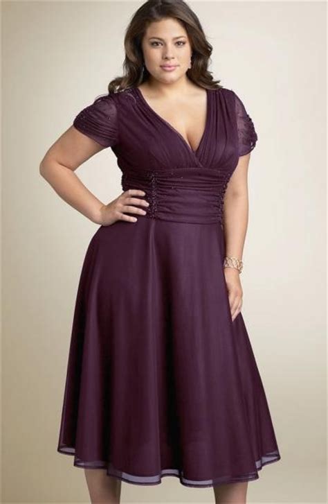 The Best Styles For Plus Size Modest Bridesmaid Dresses