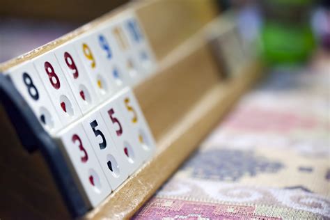 El rummy es un juego de cartas de 2 a 4 jugadores. Juego Rummikub: ¿Cuál es el mejor modelo de 2020?