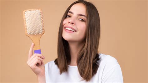 Signs It S Time To Toss Your Old Hairbrush