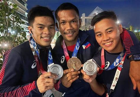 Olympic Boxing Medalists Receive Cash Incentives From Mikee Romero Philstar Com