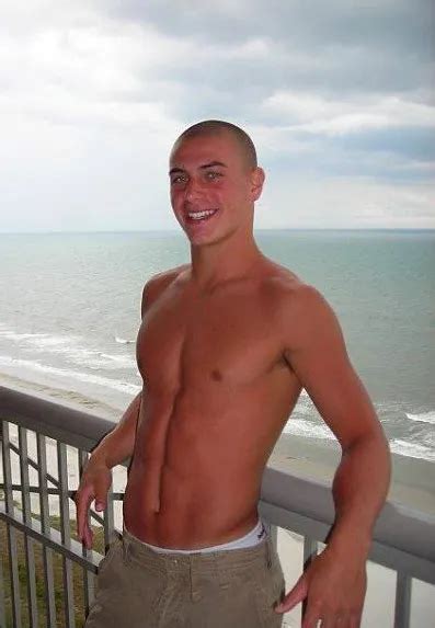 Shirtless Beefcake Male Athletic Jock Smiling Shaved Head Ocean Photo 4x6 P1298 3 99 Picclick